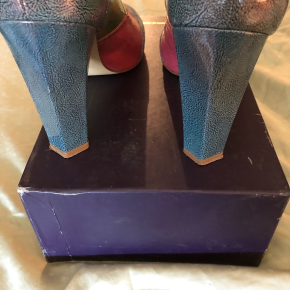 Shoes - Picture 3 of 6